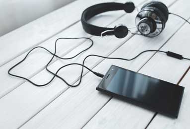 尼克斯vs掘金：303场激战解析，战术对决与赛季走势影响